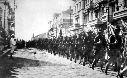 Amerikaanse troepen marcheren in Vladivostok, Rusland, 1918