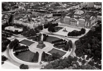 Een luchtfoto van de Königsplatz, München, Duitsland, vanuit een Zeppelin, ca. 1931 1933