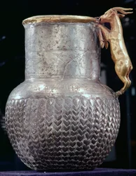 Oude Egyptische pot uit de tijd van Ramses II, 13e eeuw v.Chr.