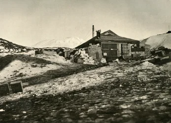 Een ander uitzicht op de hut in de zomer, c1908, 1909
