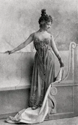 Cecile Sorel, Franse actrice, 1893