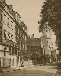 Cheyne Walk, een ingetogen weg met uitzicht op de rivier, rijk aan herinneringen