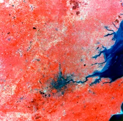 Samengestelde foto van Londen genomen door Landsat 2, 29 juli 1975