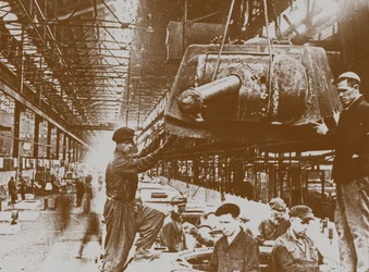 Constructie van de T-34 tanks in de Kirov fabriek in Tsjeljabinsk