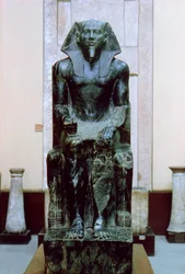 Dioriet standbeeld van de oude Egyptische farao Khafre, 26e eeuw v.Chr.