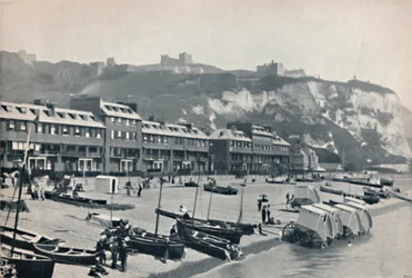 Dover - De Parade, met zicht op Dover Castle, 1895