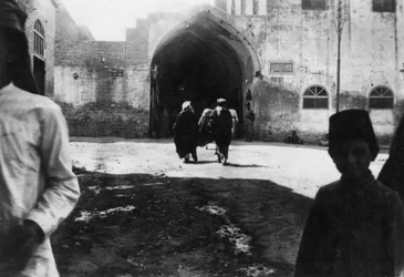 Ingang van de bazaar van Bagdad, Mesopotamië, WOI, 1918