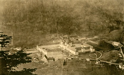 Abdij van Ettal vanaf de noordhelling, Beieren, Duitsland