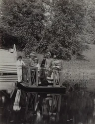 Veerboot bij de Pyotr Durnovo Dacha in Petersburg, 1880s