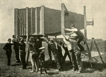 Focussen van de Gigantische Camera voor Werk, 1901