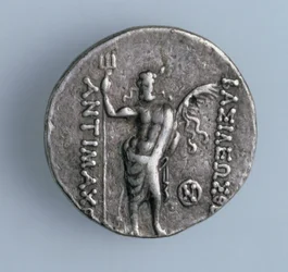 Vier drachme munt, keerzijde met de Griekse god Poseidon die de Indiase drietand-dragende god Siva vertegenwoordigt, uit het Griekse koninkrijk Bactrië, 2e eeuw v.Chr.
