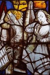 Frankrijk, Ile-de-France, Parijs: Fragmenten van glas-in-loodraam van de Saint-Séverin kerk uit de 15e en 16e eeuw, Muzikale engelen, Carnavalet Museum in Parijs