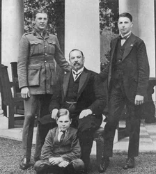 Generaal Botha en zijn drie zonen, 1914