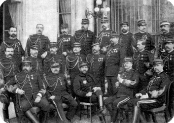 Georges Boulanger, Franse generaal en politicus, met andere legerofficieren, 1888