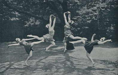 Gratie en animatie in nieuwe klassieke en Russische dans, c1935