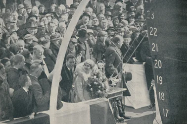 HRH hertogin van York met hertog van York, lancering van Strathmore op 4 april 1935, 1936
