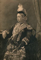 Hare Majesteit de Koningin in de jurk gedragen bij de Jubileumherdenking in Westminster Abbey, 1887
