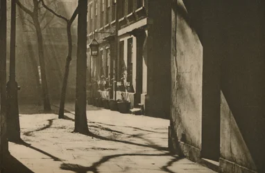 In Wardrobe Court, gebouwd op de plaats van een koninklijk museum, ca. 1935