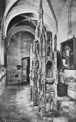 Interieur van het graf van paus Johannes XXII, ca. 1925