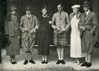 Koning George V, koningin Mary, prins George, prinses Marina...in Balmoral in 1934, 1951