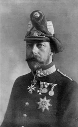 Koning George de Vijfde, in Oostenrijks uniform, 1910