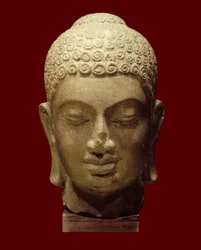 Hoofd van een Boeddha Cambodjaans, Pre-Angkor Periode, 7e eeuw