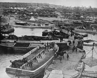 Landingsstrand bij Sedd el Bahr, toen Britse troepen op het schiereiland aankwamen, 1915