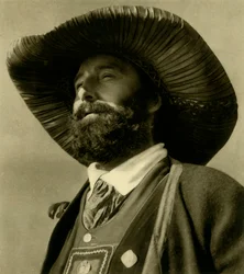 Man in traditionele klederdracht, Tirol, Oostenrijk