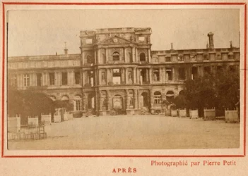 Gemeente van Parijs (1871): uitzicht op het Palais des Tuileries in Parijs na de brand van mei 1871