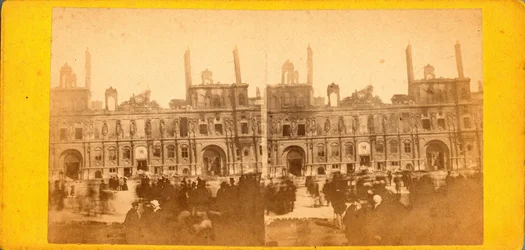 Parijse Commune (1871): uitzicht op het stadhuis na de brand van mei 1871. Anonieme fotografie