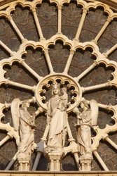 Notre Dame kathedraal westvleugel: Maagd en kind en engelen, Parijs, Frankrijk