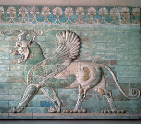 Perzische geëmailleerde baksteen Griffioen, 6e eeuw v.Chr.
