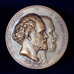 Pierre Janssen en Joseph Norman Lockyer, Franse en Engelse astronomen, 1868