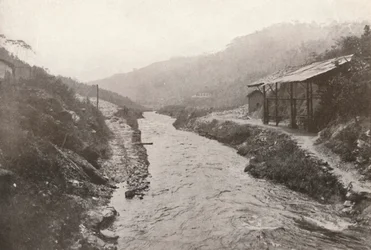 Pirahy Diversion: Uitzicht stroomafwaarts vanaf de uitgang van de tunnel, 1914