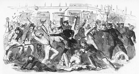 Politie chargeert relschoppers bij het Tribune-kantoor, ca. 1860s