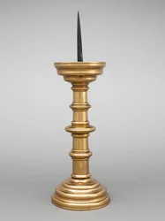 Pricket kandelaar, begin 1500s