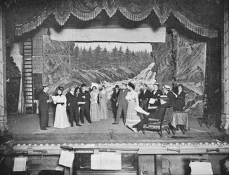Repetitie van een toneelstuk in gewone kleding, Londen, ca. 1901