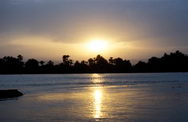 Nijl bij zonsondergang, Egypte