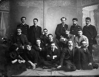Russische auteur en dichter Andrei Bely met symbolistische auteurs
