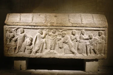 Sint-Victor abdij, Marseille. Sarcofaag met de relieken van een christelijke vrouw. Frankrijk