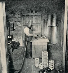 Zandstralen van Tandwielen, c1917