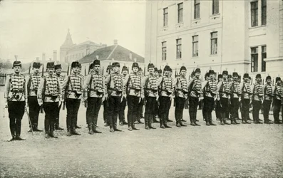 Servische cavalerie op parade, 1919