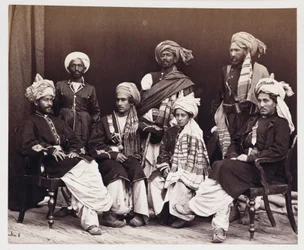 Zonen van Nowroz Khan met bedienden, circa 1878