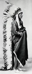 Standing Bear, Hoofd van de Dakota Sioux, Noord-Amerikaanse Plains Indianen, ca. 1885-ca. 1890