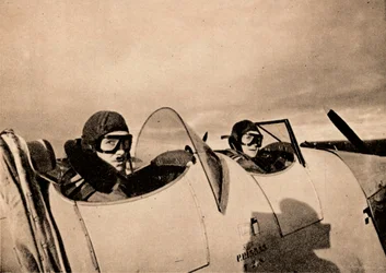 Begin van een instructievlucht in een Miles Magister. De leerling zit in de achterste cockpit, 1940