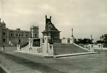 Standbeeld van Koningin Victoria voor Victoria Memorial Hall