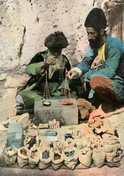 Teheran. Epicier Droguiste Sur La Place Royale, Apotheker op het Koninklijk Plein, 1900
