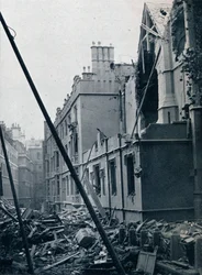 Het oostelijke einde van de Middle Temple Hall, 1941