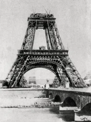 De Eiffeltoren in aanbouw, Parijs, ca. 1888