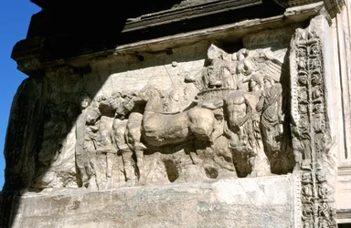 De keizer Titus leidt zijn troepen, muurreliëf, Rome
